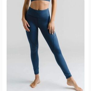ZYIA Navy Vibrations Pocket Light n Tight Leggings 24” (4) EUC